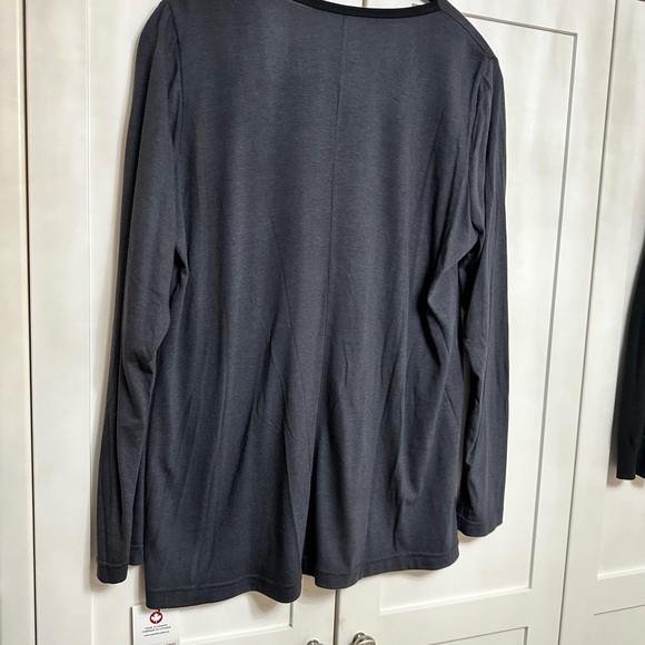 Long sleeve dressy tshirt - Picture 3 of 3